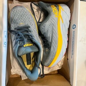 Hoka Clifton 8. Brand new never worn!